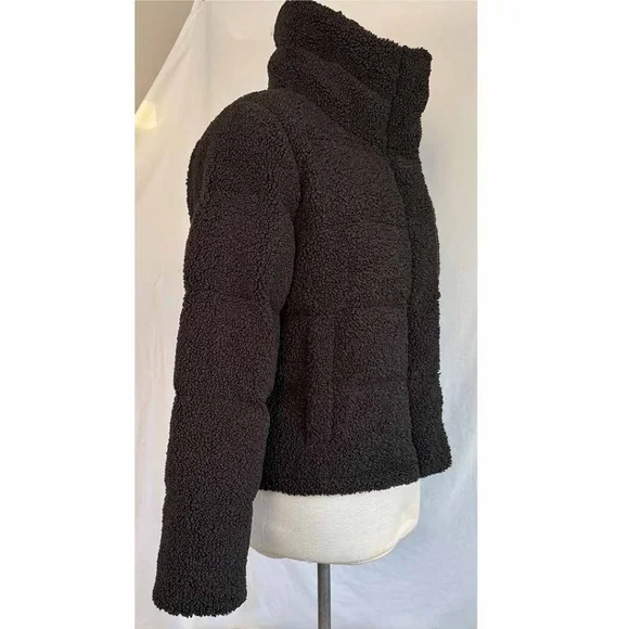 Abercrombie and Fitch A&F Women Large Black Sherpa Mini Puffer Jacket EUC - Picture 3 of 12